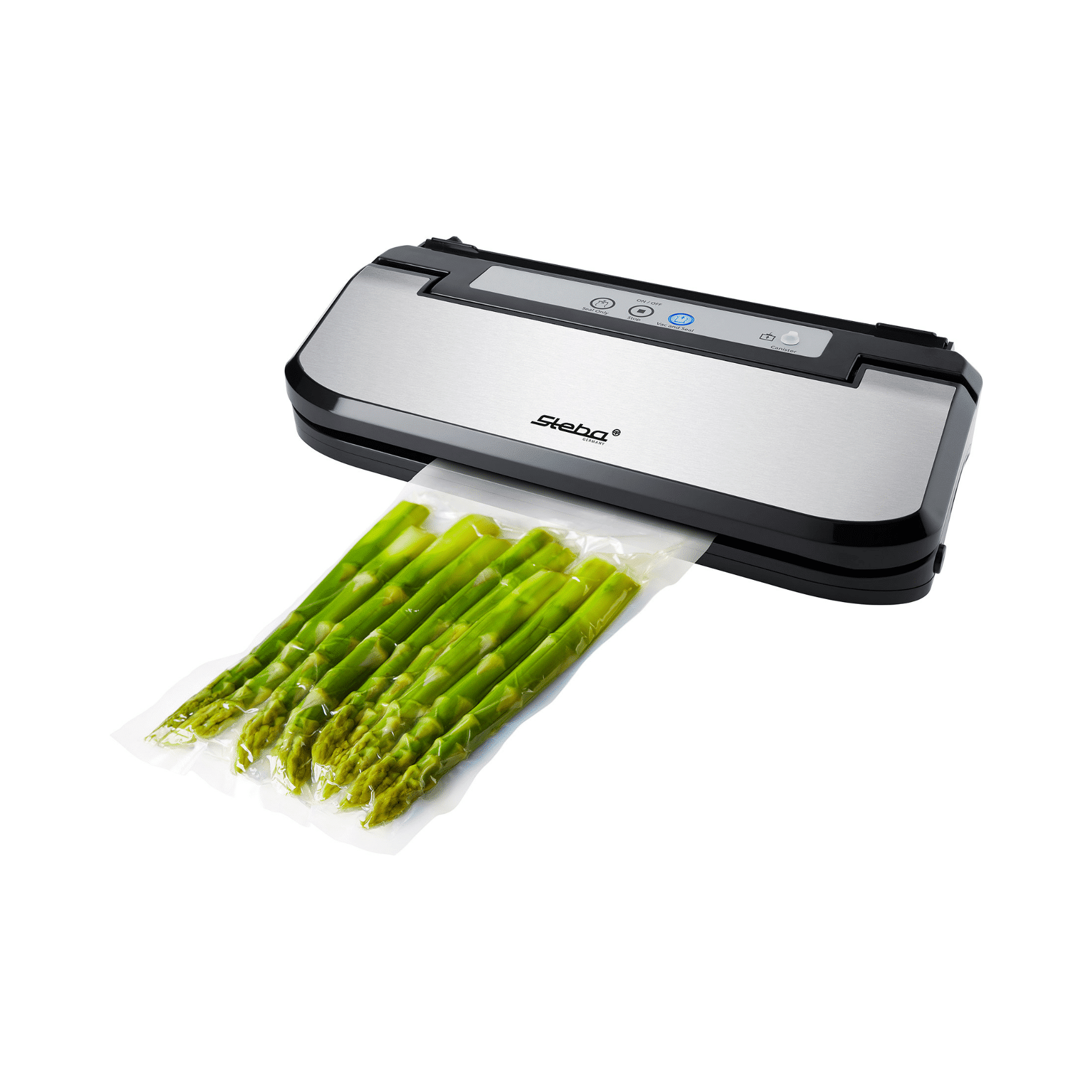 Steba Vakuumierer mit Edelstahloberfläche, vakuumiert frischen Spargel in einer transparenten Folie.