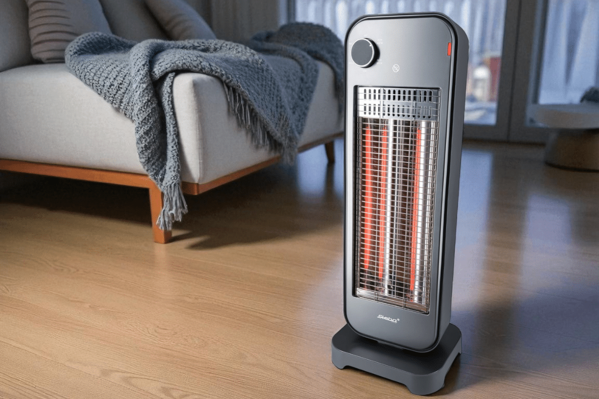 Carbon-Heizstrahler CH 2 ECO in modernem Design, mit sichtbaren Infrarot-Röhren und einem stabilen Standfuß.